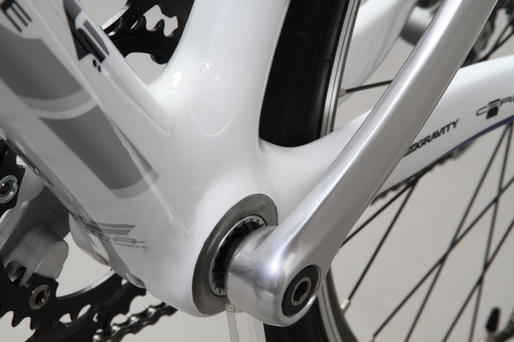 ボーマ VINGT QUATRE 24インチのキッズレーサー用フルカーボン ボーマ VINGT QUATRE 24インチのキッズレーサー用フルカーボン